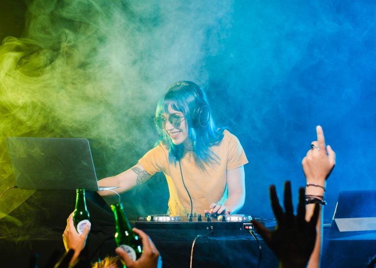 live DJ at electra